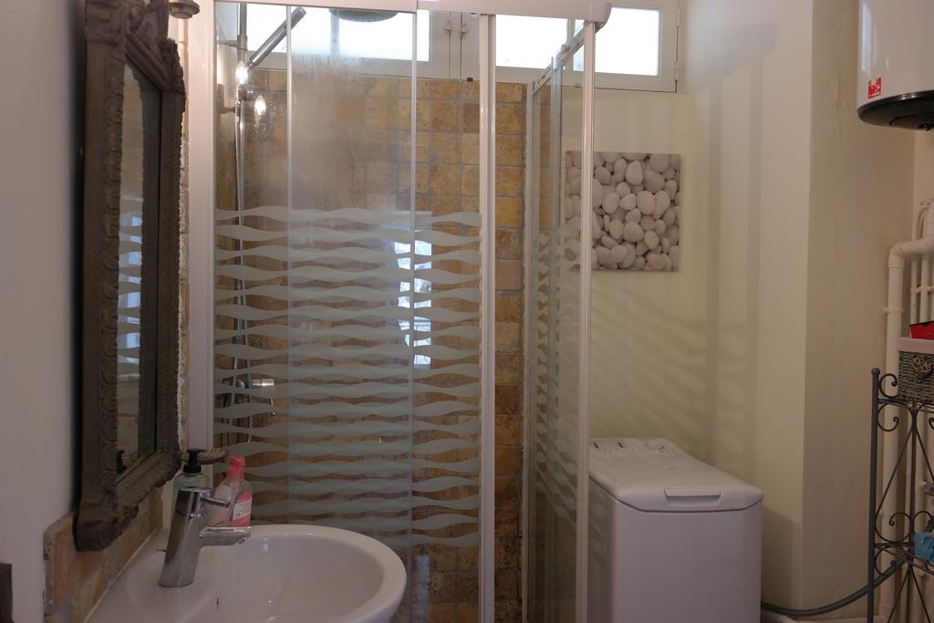 Penthouse Overlooking Place Carnot